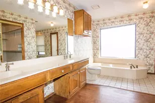 917 Hillside Dr, Lewisville, TX 75077 - Photo 16