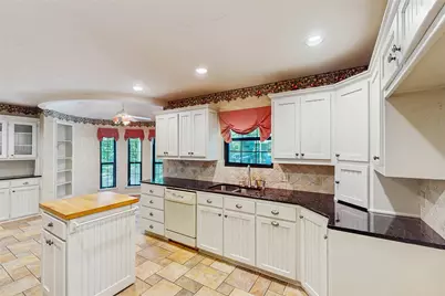 917 Hillside Drive, Lewisville, TX 75077 - Photo 12