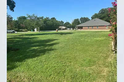 116 Hinton Street, Tioga, TX 76271 - Photo 1