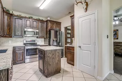 115 Pleasant Oaks Lane, Springtown, TX 76082 - Photo 16