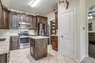 115 Pleasant Oaks Ln, Springtown, TX 76082 - Photo 16