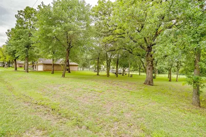 115 Pleasant Oaks Lane, Springtown, TX 76082 - Photo 38