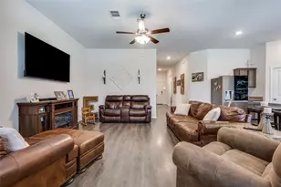 900 Honey Maple St, Princeton, TX 75407 - Photo 8