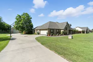 153 Star Point Ln, Weatherford, TX 76088 - Photo 1