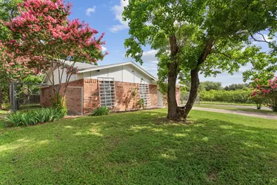 901 Church Avenue, Waco, TX 76706 - Photo 2