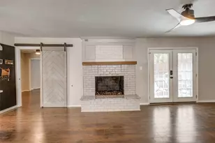 625 Blue Lake Dr, Fort Worth, TX 76103 - Photo 8