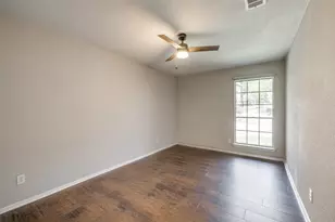 625 Blue Lake Dr, Fort Worth, TX 76103 - Photo 18