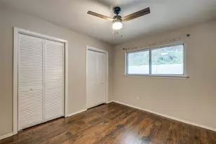 625 Blue Lake Dr, Fort Worth, TX 76103 - Photo 16