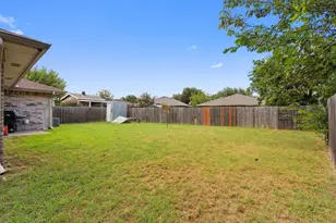 636 Yarrow Cir, Dallas, TX 75217 - Photo 22