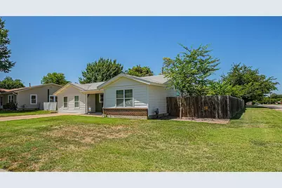 5329 Madella Street, Haltom City, TX 76117 - Photo 4