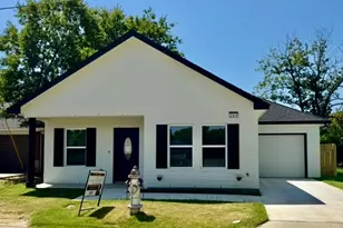 301 Henry St, Waxahachie, TX 75165 - Photo 2