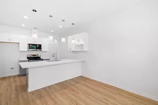 301 Henry St, Waxahachie, TX 75165 - Photo 12