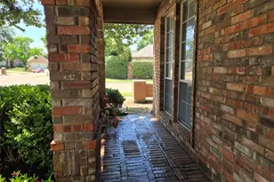 1032 Sugarberry Ln, Flower Mound, TX 75028 - Photo 4