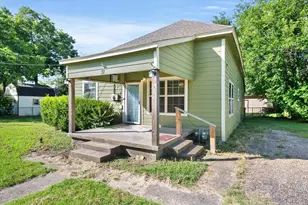 318 Mc Kenzie St, Waxahachie, TX 75165 - Photo 2