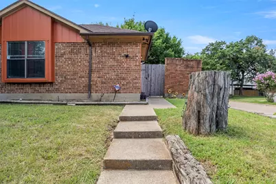 10204 Oak Terrace Circle, Dallas, TX 75227 - Photo 4