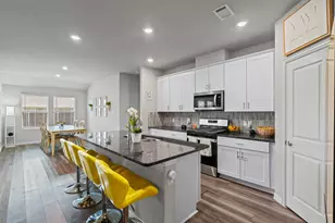 10637 Brookshire Rd, Fort Worth, TX 76126 - Photo 2