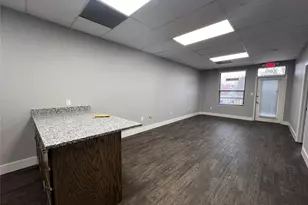 919 S Carroll Blvd, Denton, TX 76201 - Photo 2