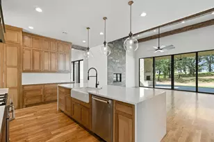 527 Royal Santana Run, Weatherford, TX 76087 - Photo 12