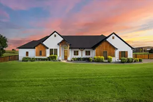 1074 Pioneer Xing, Weatherford, TX 76088 - Photo 2