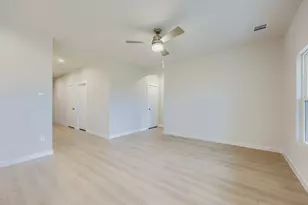 1013 Park Oak Ln, Crowley, TX 76036 - Photo 2