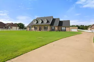 6417 Gehrig Cir, Burleson, TX 76028 - Photo 2