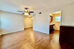 2526 W Prairie Street W, Denton, TX 76201 - Photo 1