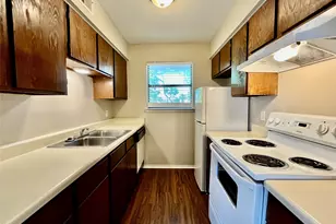 2526 W Prairie Street W, Denton, TX 76201 - Photo 4