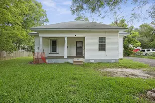 909 E High St, Terrell, TX 75160 - Photo 1