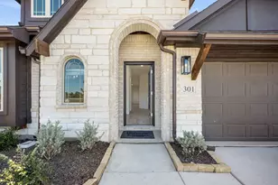 301 Saddlewood Trl, Commerce, TX 75428 - Photo 4