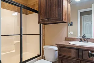 1810 Meadowview Dr, Reno, TX 75462 - Photo 12