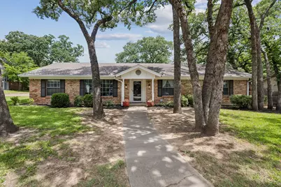 204 Shelmar Drive, Euless, TX 76039 - Photo 1