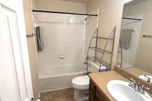 2831 Painted tr, Dallas, TX 75237 - Photo 14