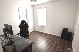 2831 Painted tr, Dallas, TX 75237 - Photo 6