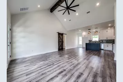 204 W Collins, Decatur, TX 76234 - Photo 6