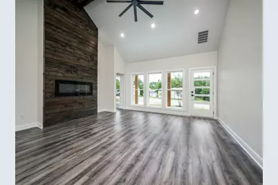 204 W Collins, Decatur, TX 76234 - Photo 8