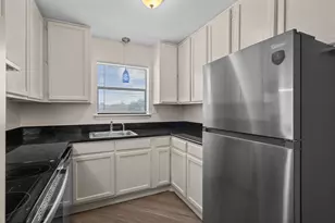 320 E 4th St, Arlington, TX 76010 - Photo 8