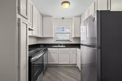 320 E 4th Street #204, Arlington, TX 76010 - Photo 6