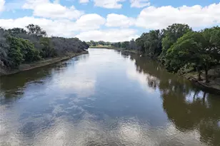 1396 Eagle Canyon Dr, China Spring, TX 76633 - Photo 4