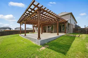 2021 Angus Dr, Little Elm, TX 75068 - Photo 38