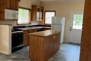 100 2nd St, Glen Rose, TX 76043 - Photo 4