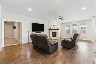 1813 Drover Creek Rd, Aubrey, TX 76227 - Photo 8