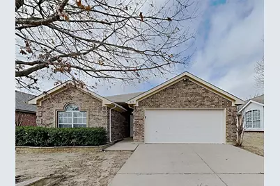 613 Oak Hollow Trail, Saginaw, TX 76179 - Photo 1