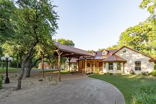 1465 Waters Edge Ln, Glen Rose, TX 76043 - Photo 2