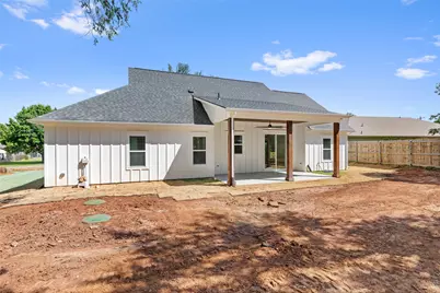 1610 Cheyenne Trail, Granbury, TX 76048 - Photo 26