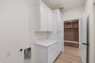 1610 Cheyenne Trail, Granbury, TX 76048 - Photo 22