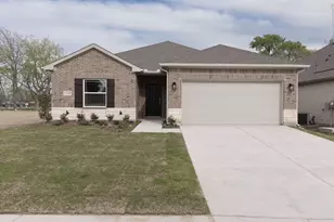 1104 Alexander St, Trenton, TX 75490 - Photo 1