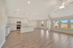 106 Hudson Ln, Justin, TX 76247 - Photo 4