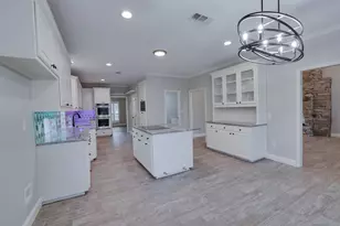 4502 Ridgecrest Dr, Arlington, TX 76017 - Photo 10