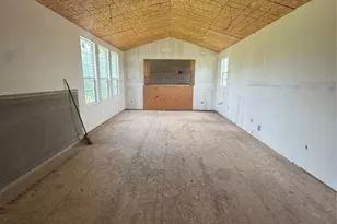 184 County Rd 4027, Lott, TX 76656 - Photo 2