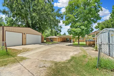 1309 N Mill Street, Bowie, TX 76230 - Photo 2
